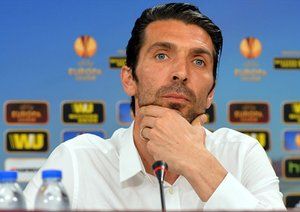 جیانلوئیجی بوفون|جی جی بوفون در کنفرانس مطبوعاتی قبل از بازی