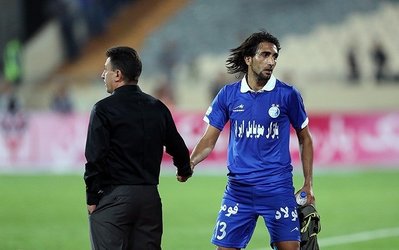 لیگ برتر | حاشیه استقلال - ملوان / تعظیم جاسم‌کرار به هواداران