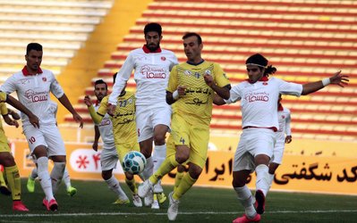 نقل و انتقالات پرسپولیس / از مذاکره همزمان با چهار مدافع میانی تا توافق با سید جلال