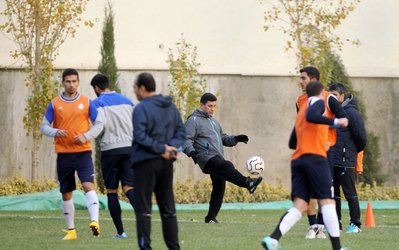 حاشیه‌های تمرین استقلال | غیبت 6 بازیکن در تمرین صبح و ناراحتی بیانی