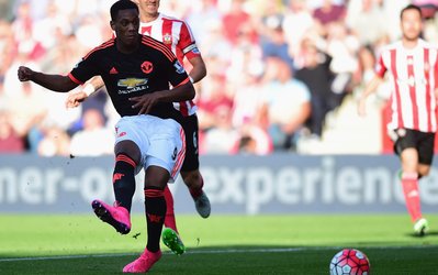 گری نویل: هنوز زود است بگوییم آنتونی مارسیال بازیکن بزرگی است