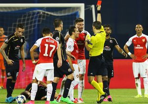 اليوير ژیرود|دینامو زاگرب 2 - 1 آرسنال / لیگ قهرمانان