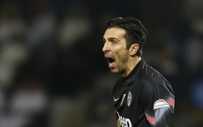 بوفون به عنوان بهترین بازیکن ماه یوونتوس انتخاب شد