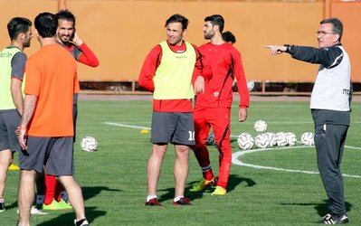 حاشیه‌های تمرین پرسپولیس | ناراحتی تادو از دستور برانکو،  ورود بنگر  و حضور بدل هیگوئیتا در درفشی‌فر
