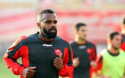 محدود کردن خبرنگاران و عکاسان به خاطر شکم مهاجم برزیلی پرسپولیس! + عکس