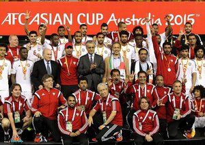 عکس یادگاری اماراتی ها با مدال برنر|عراق 2 - 3 امارات / جام ملت های آسیا 2015