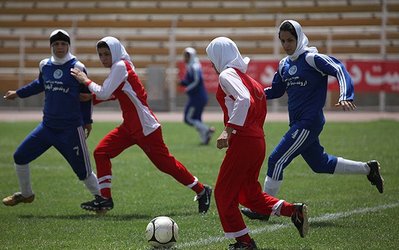 تفکر غلط و حاشیه سازی باادعای حضور دو جنسیتی ها در فوتبال زنان ایران