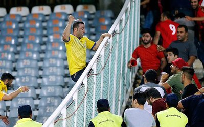 هواداران جنگ یا فوتبال؛ لیدرانی که دستور جنگ می‌دهند!