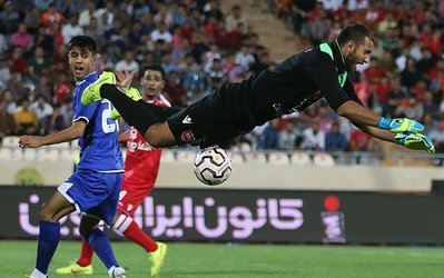 لیگ برتر | حاشیه پرسپولیس - فولاد / برادر مدیرعامل زندانی در ورزشگاه / پرسپولیس ثانیه 33 گل خورد