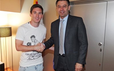 لوئیس انریکه: مسی بهترین فوتبالیست دنیاست، حتی وقتی در نقش یک مدافع ظاهر می شود