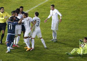 درگیری میان بازیکنان|آرژانتین 1 - 0 اروگوئه / کوپا آمریکا 2015