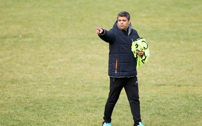 همدانی: ملی‌پوشان باید عصای کادر فنی و تیم استقلال باشند / حرکت هواداران را تایید نمی‌کنم