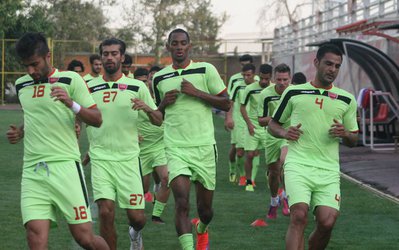 حاشیه‌های تمرین پرسپولیس | غیبت مربیان ایرانی در درفشی‌فر / ریکاوری اصلی‌ها در روزی که رضاییان اختصاصی تمرین کرد