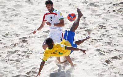 جام جهانی فوتبال ساحلی | ایران 3 - برزیل 4 / تیم ملی موفق به حفظ پیروزی برابر پرافتخارترین تیم جهان نشد