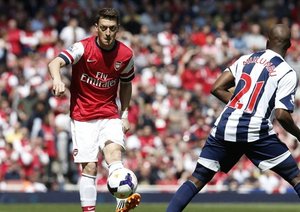 مسوت اوزیل - یوسف مولومب