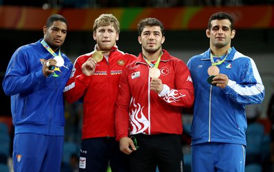 قاسم رضایی مدال برنز را بر سینه آویخت/ پایان کار کشتی فرنگی با ۲ برنز در المپیک ریو