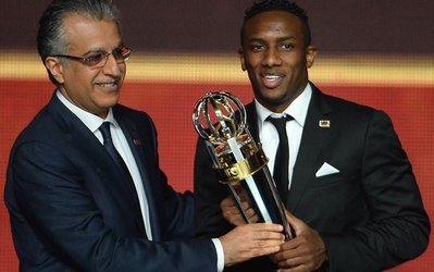 مرد سال فوتبال آسیا از امارات آمد / فوتسال ایران آبروی فوتبال را خرید