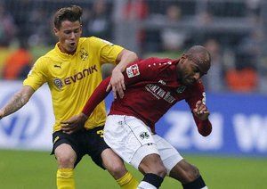 برخورد دو بازیکن|دورتموند 0 - 1 هانوفر / بوندسلیگا