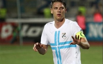 مدافع کروات برای عقد قرارداد با پرسپولیس به ایران می‌آید