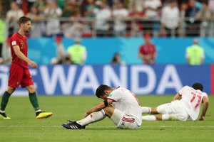 لحظه‌ای که دستت را رها کنی، سقوط خواهی کرد!