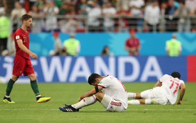 لحظه‌ای که دستت را رها کنی، سقوط خواهی کرد!