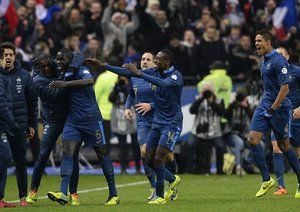 فرانسه 3-0 اوکراین / پلی آف جام جهانی 2014|فرانسه 3-0 اوکراین / پلی آف جام جهانی 2014
فرانسه در مجموع با نتیجه 3-2 به جام جهانی صعود کرد