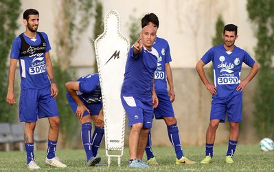 انتخاب استراتژی، تصمیم سخت منصوریان / منطق می‌گوید دفاع - ضدحمله