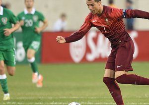 کریستیانو رونالدو|کریس رونالدو در بازی مقابل ایرلند در ترکیب پرتغال حضور داشت.