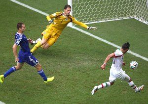 رضا قوچان نژاد|لحظه به ثمر رسیدن گل اول ایران در بازی مقابل بوسنی توسط قوچان نژاد.