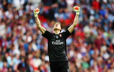 اشچنسنی با وجود نیمکت‌نشینی در آرسنال می‌ماند