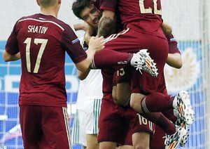 تیم ملی روسیه|جشن و شادمانی بازیکنان روسیه بعد از باز کردن قفل دروازه تیم ملی مراکش.