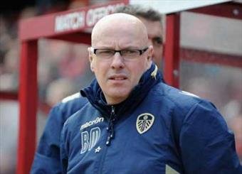 سرمربی تیم فوتبال لیدز با این تیم قطع همکاری کرد