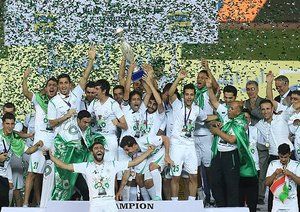 جشن قهرمانی بازیکنان ذوب آهن