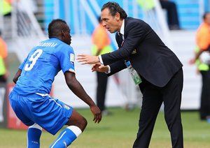 ماریو باروواه بالوتلی|صحبت های سرمربی ایتالیا ، چزاره پراندلی با مهاجم تیمش ، بالوتلی.