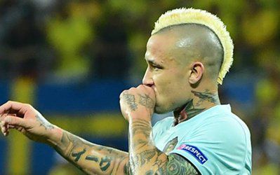 مارک ویلموتس:اگر نگذاریم ناینگولان سیگار بکشد او اتاقش را به زباله دانی تبدیل خواهد کرد