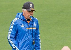 جلسه تمرینی رئال پیش از فینال لیگ قهرمانان اروپا|کارلو آنجلوتی، بر جلسه تمرینی بازیکنان رئال مادرید پیش از دیدار فینال لیگ قهرمانان اروپا نظارت می کند.