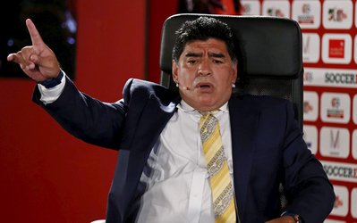 فرانسوی‌ها می‌گویند مارادونا به درد ریاست فیفا نمی‌خورد!