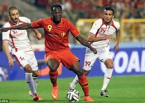 روملو میناما لوکاکو|لوکاکو در جریان بازی بلژیک و تونس مصدوم شد و جای خود را به بازیکنی دیگر داد.