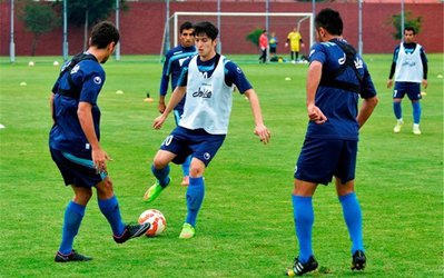 آزمون: دوست دارم کنار قوچان‌نژاد بازی کنم / بازی‌های تدارکاتی سنگینی نداشتیم