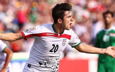 عکس روز | هواداران آرسنال پیراهن شماره 5 را به آزمون دادند