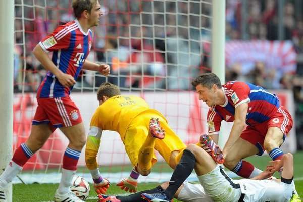 بایرن مونیخ 3 - 0 اینتراخت فرانکفورت/هفته بیست و هشتم بوندسلیگا/گل های مسابقه