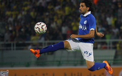 کرار با ناراحتی تمرین استقلال را ترک کرد