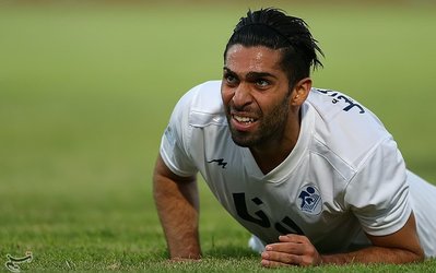 حاشیه‌های نفت مسجد سلیمان - پیکان | بازیکن پیکان قبل از بازی مصدوم شد/ انتقال فشنگچی به بیمارستان