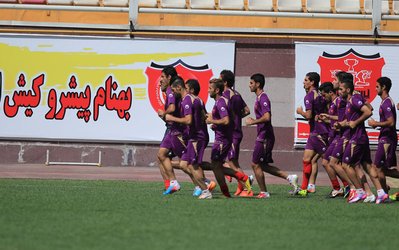 دوستانه | حاشیه‌های پرسپولیس - پیکان / رحمتی به درفشی‌فر نرفت