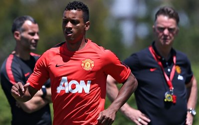 آبولا: نانی در آستانه ترک منچستریونایتد و پیوستن به آرسنال