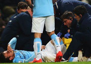 دیوید سیلوا|بدشانسی و مصدومیت دیوید سیلوا که در این دیدار گریبانش را گرفت و م.جب نگارنی هوادارن سیتی شد