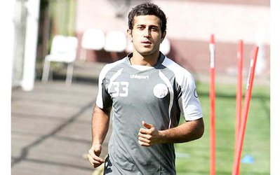 اولادی: آنقدر گفتند خودکشی کرده که در 28 سالگی خداحافظی کردم/هواداران پرسپولیس و ملوان حلالم کنند