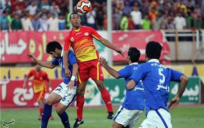 شکایتی مبنی بر جعلی بودن کارت پایان خدمت بازیکنان فولاد به دست‌مان نرسیده است