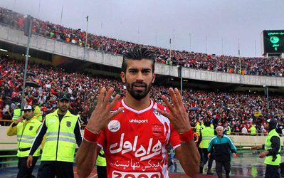 سوال روز | چالش رضاییان - پرسپولیس چگونه پایان می‌یابد؟ / چرا پرسپولیس قراردادی به نفع بازیکن بسته است؟ 