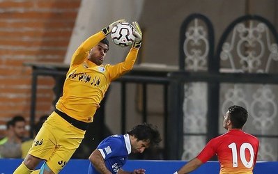 جام حذفی | حاشیه‌های استقلال تهران - پارسه / فروزان با ناراحتی رختکن را ترک کرد/روابط‌عمومی استقلال: نگفتیم بازیکنان مصاحبه نکنند